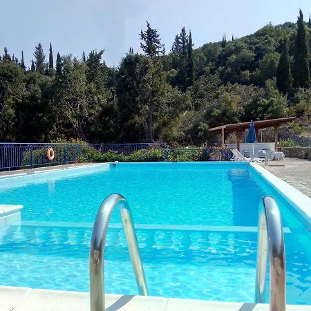Kaminakia Apartments - Adults Only Policy - Delve Into This Little Oasis Where Peace And Quiet Reign Supreme - Sheltered By An Evergreen Cypress Forest - Offering A Large Swimming Pool Exclusively For Guests' Use And Breathtaking Sea Views From Every Fiskardo Extérieur photo