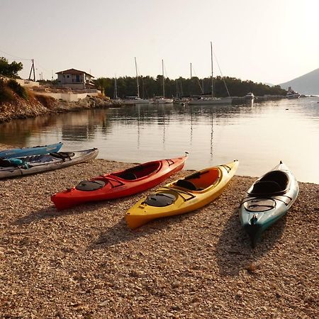 Kaminakia Apartments - Adults Only Policy - Delve Into This Little Oasis Where Peace And Quiet Reign Supreme - Sheltered By An Evergreen Cypress Forest - Offering A Large Swimming Pool Exclusively For Guests' Use And Breathtaking Sea Views From Every Fiskardo Extérieur photo