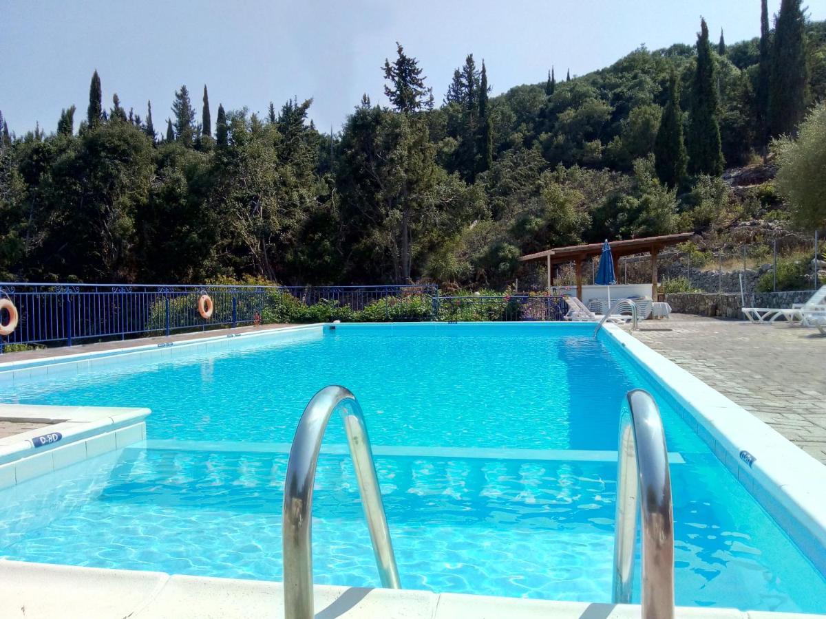 Kaminakia Apartments - Adults Only Policy - Delve Into This Little Oasis Where Peace And Quiet Reign Supreme - Sheltered By An Evergreen Cypress Forest - Offering A Large Swimming Pool Exclusively For Guests' Use And Breathtaking Sea Views From Every Fiskardo Extérieur photo