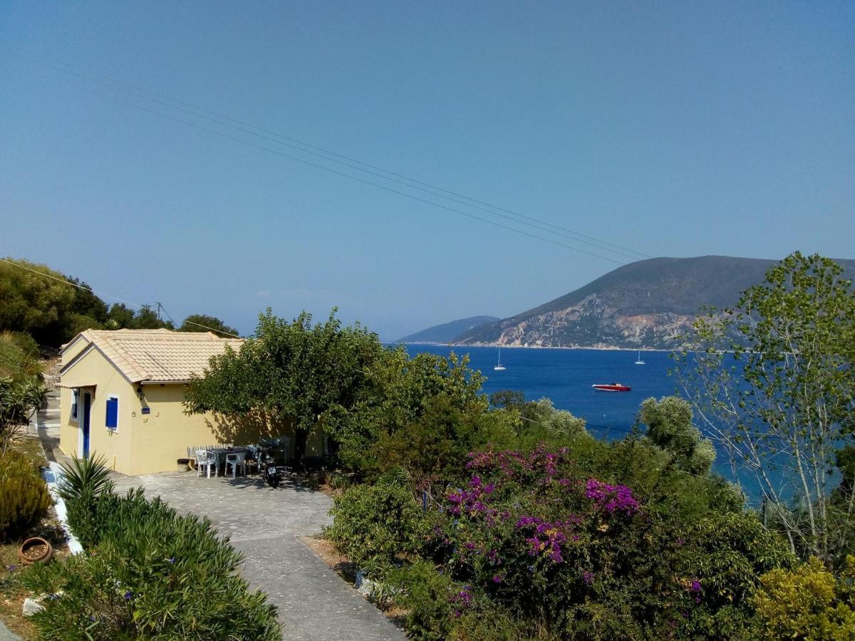 Kaminakia Apartments - Adults Only Policy - Delve Into This Little Oasis Where Peace And Quiet Reign Supreme - Sheltered By An Evergreen Cypress Forest - Offering A Large Swimming Pool Exclusively For Guests' Use And Breathtaking Sea Views From Every Fiskardo Extérieur photo