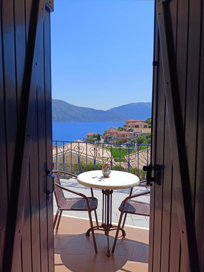 Kaminakia Apartments - Adults Only Policy - Delve Into This Little Oasis Where Peace And Quiet Reign Supreme - Sheltered By An Evergreen Cypress Forest - Offering A Large Swimming Pool Exclusively For Guests' Use And Breathtaking Sea Views From Every Fiskardo Extérieur photo