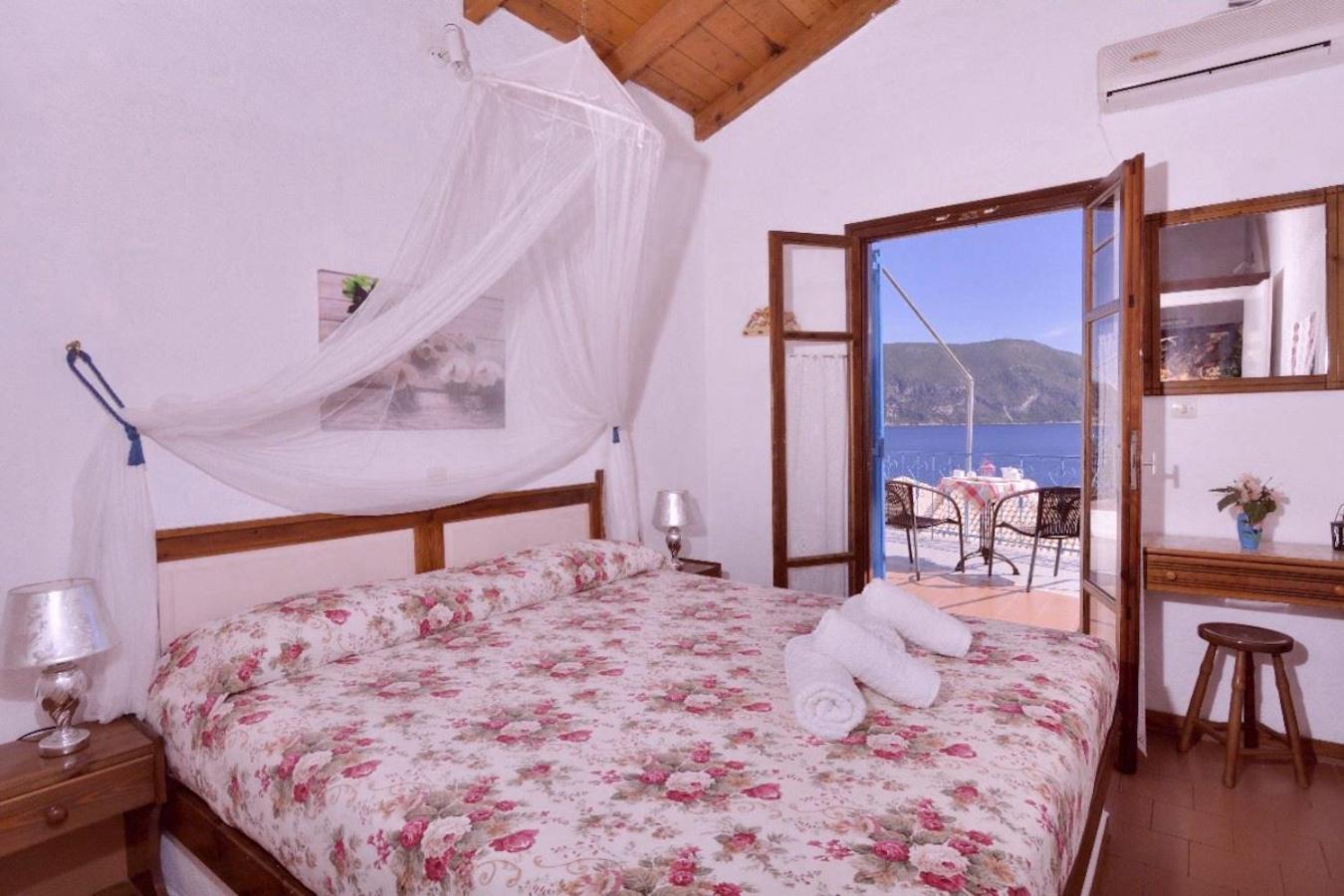 Kaminakia Apartments - Adults Only Policy - Delve Into This Little Oasis Where Peace And Quiet Reign Supreme - Sheltered By An Evergreen Cypress Forest - Offering A Large Swimming Pool Exclusively For Guests' Use And Breathtaking Sea Views From Every Fiskardo Extérieur photo