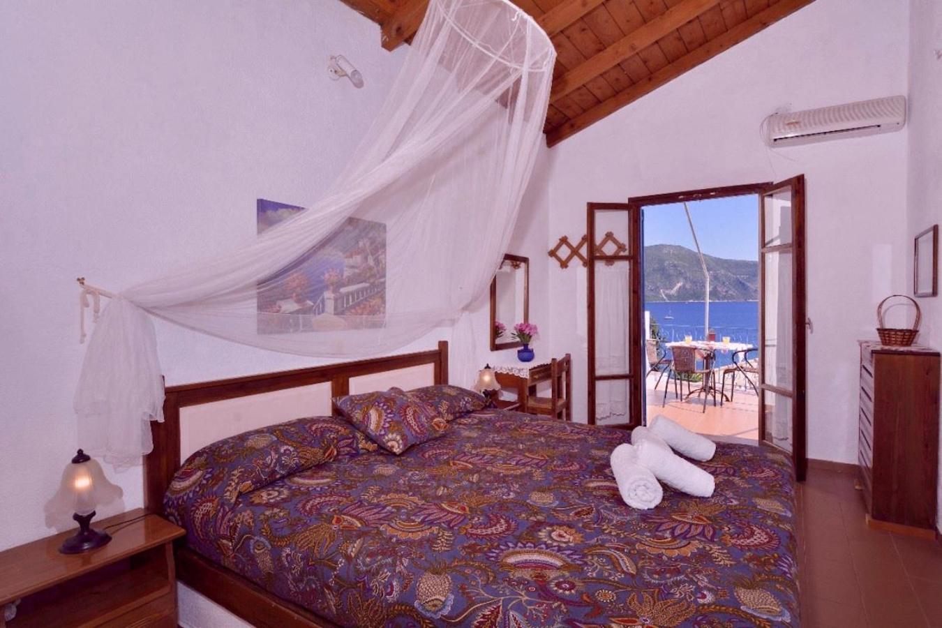 Kaminakia Apartments - Adults Only Policy - Delve Into This Little Oasis Where Peace And Quiet Reign Supreme - Sheltered By An Evergreen Cypress Forest - Offering A Large Swimming Pool Exclusively For Guests' Use And Breathtaking Sea Views From Every Fiskardo Extérieur photo